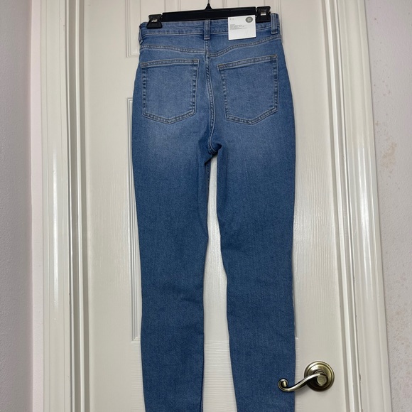 H&M distressed high waist skinny Jean size 4 - Picture 2 of 7